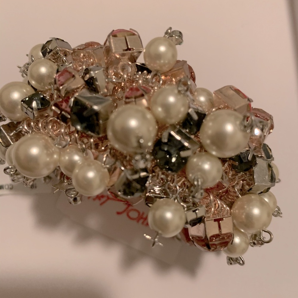 BNWT Betsey Johnson with crystals & pearls